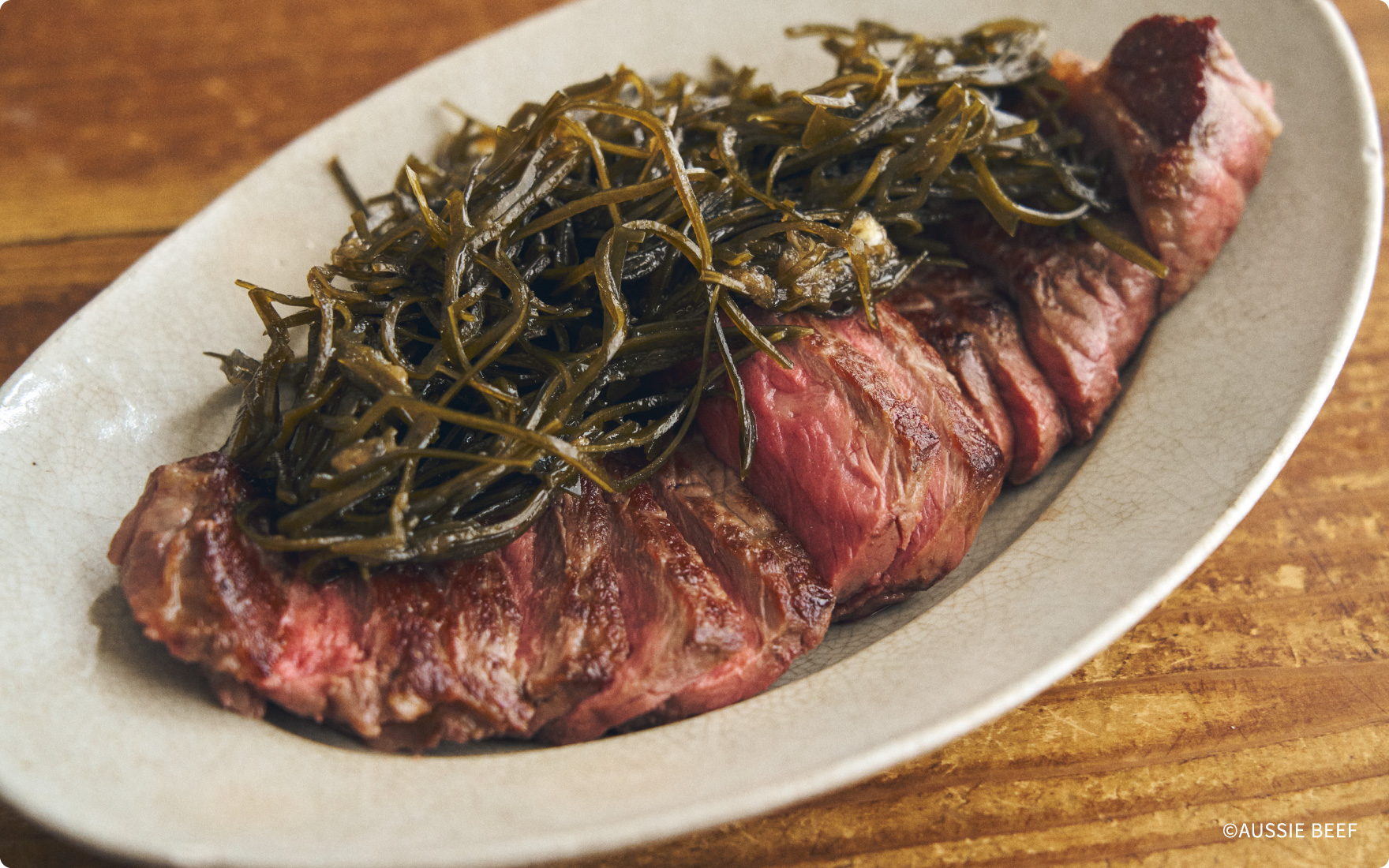オージー・ビーフ ステーキ〜切り昆布の食べるソース 〜