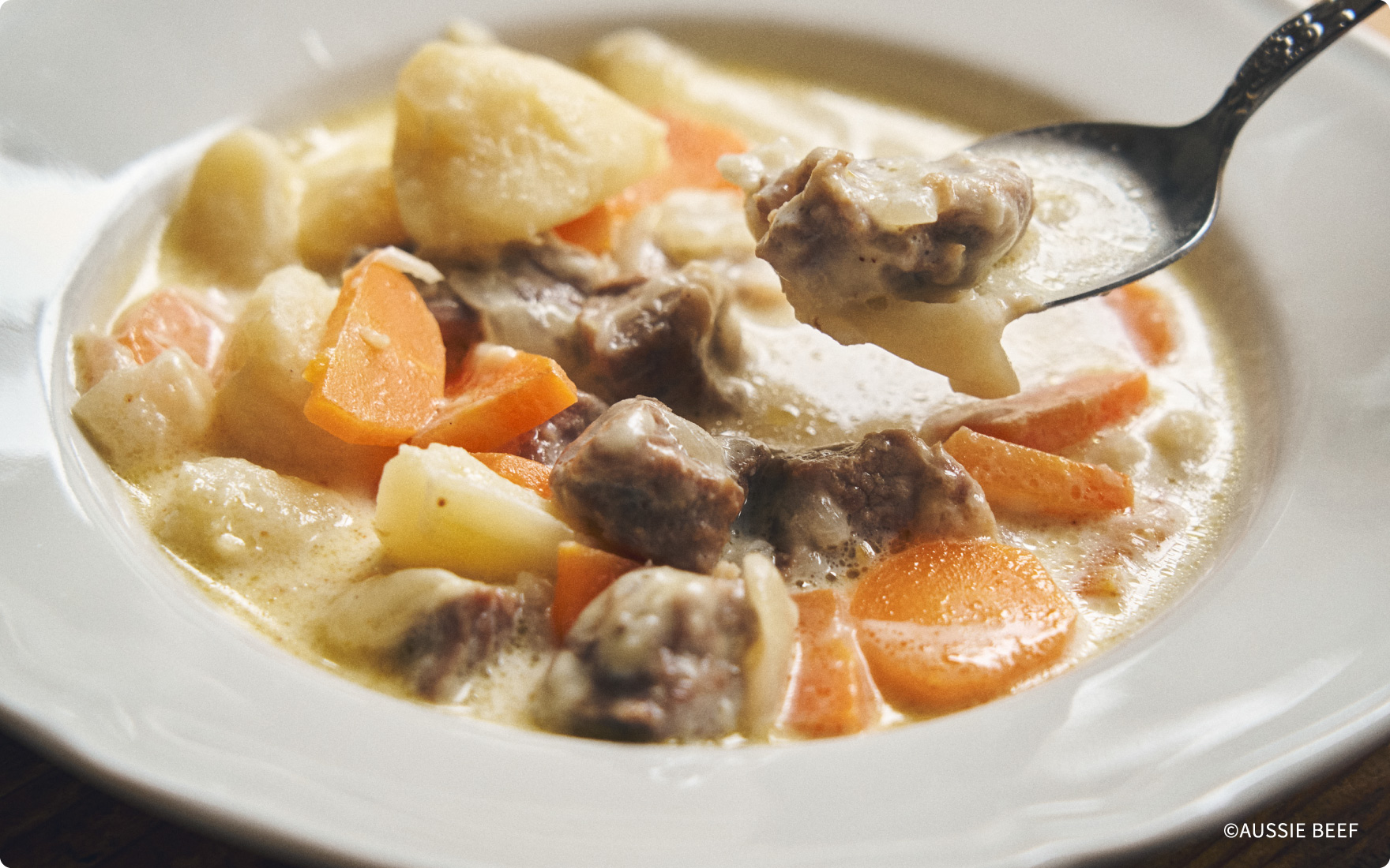 牛肉のチーズクリームシチュー
