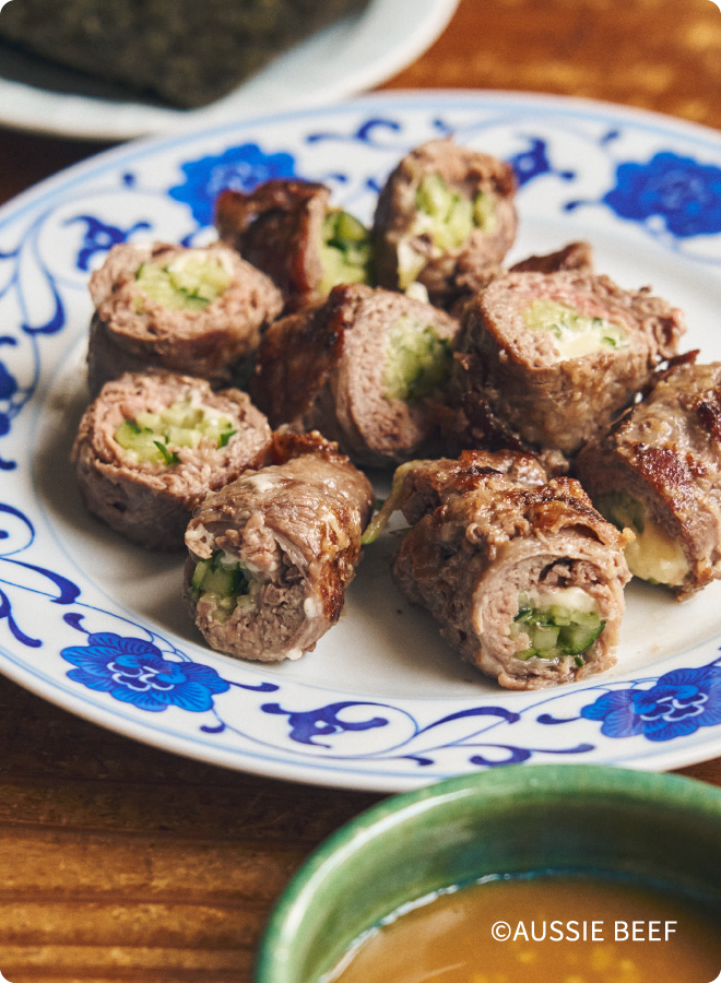 牛肉ときゅうり、チーズの海苔巻き